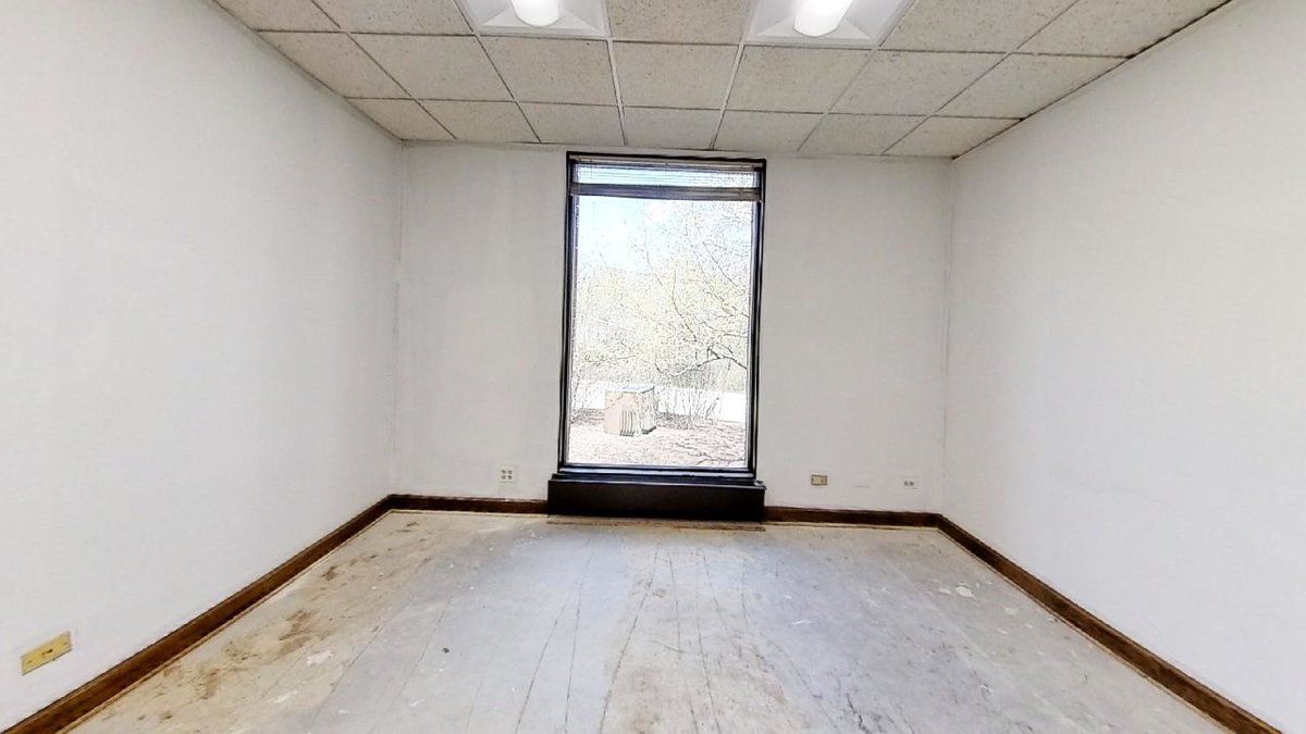 Oak Brook Office Suites: 1550 Spring Road, Oak Brook, IL 60523